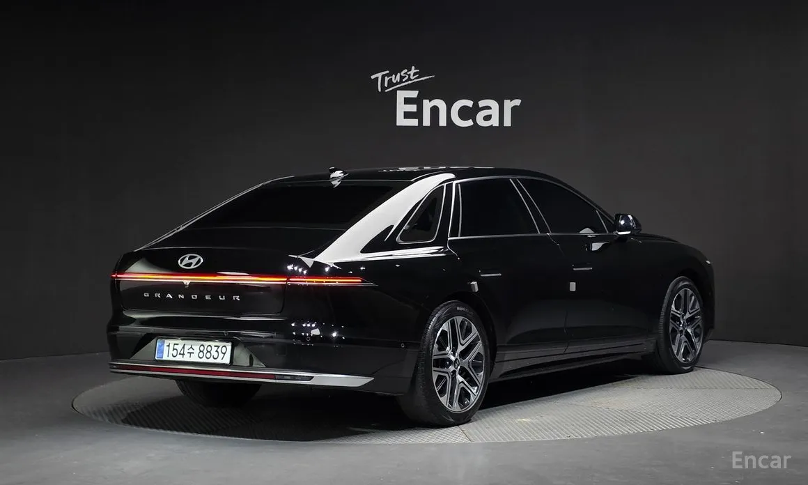 Photo 2 - Hyundai Grandeur