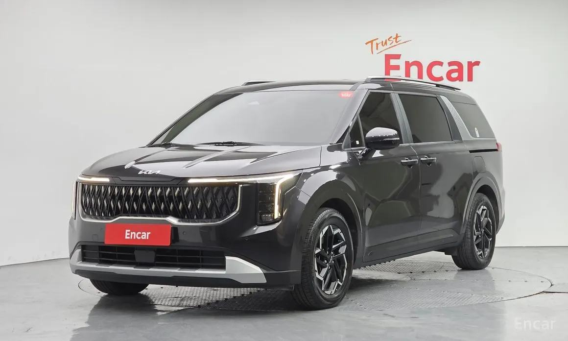 Фото 1 - Kia Carnival