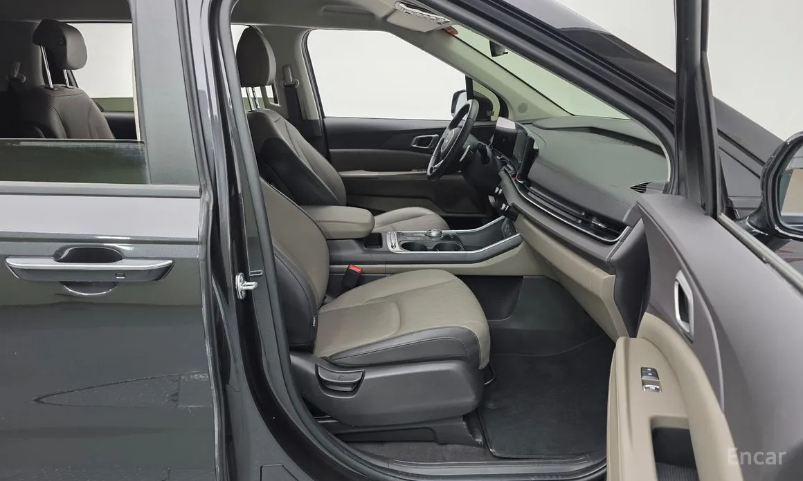 Фото 11 - Kia Carnival