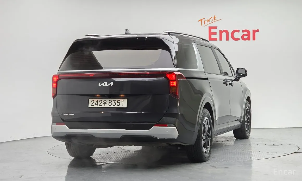 Фото 4 - Kia Carnival