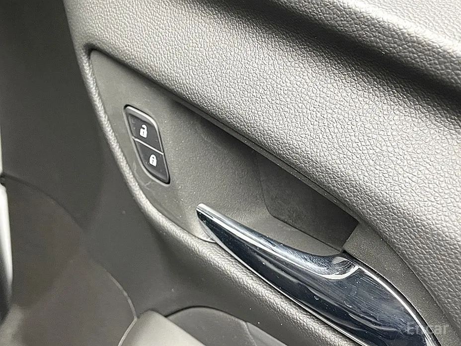 Фото 20 - Chevrolet Bolt EUV