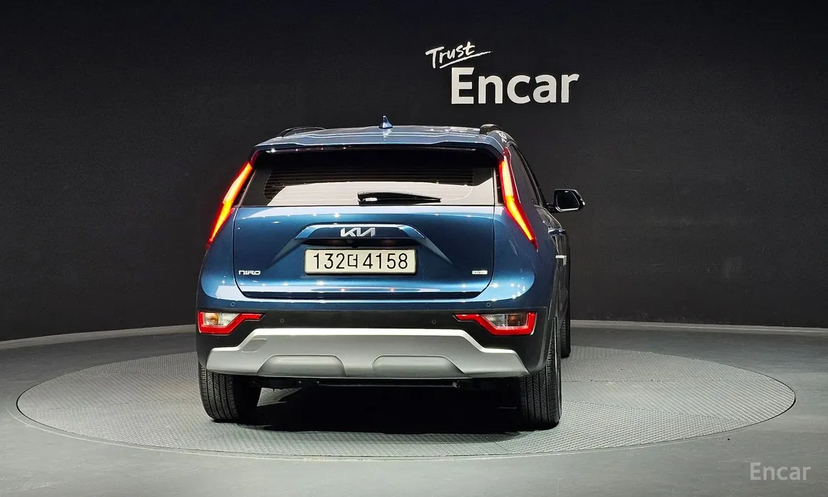 Фото 4 - Kia Niro