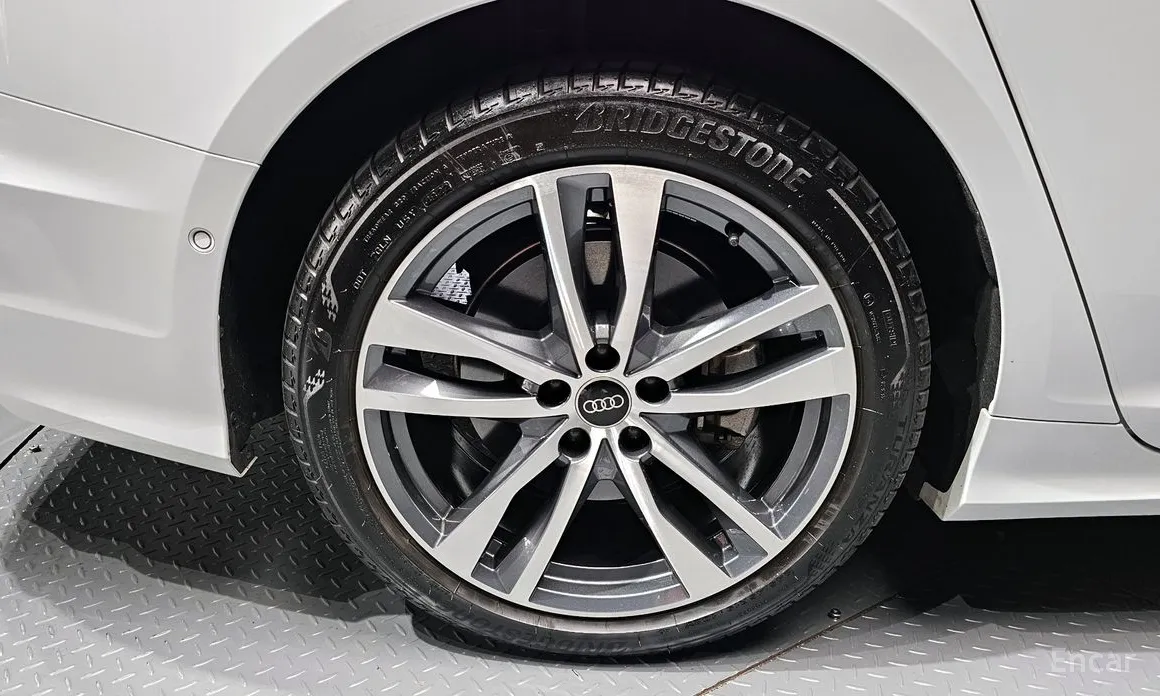 Фото 5 - Audi A6