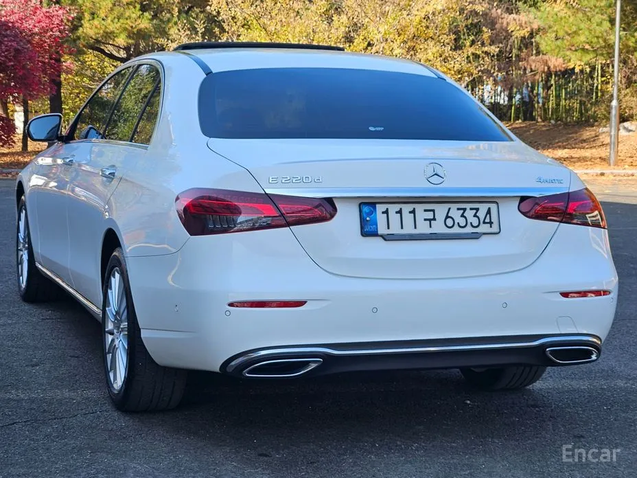 Фото 6 - Mercedes-Benz E-Class