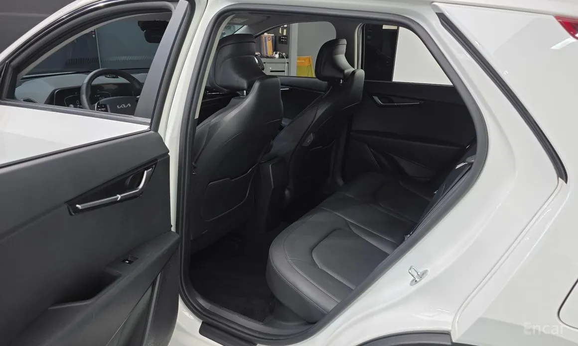 Фото 11 - Kia Niro