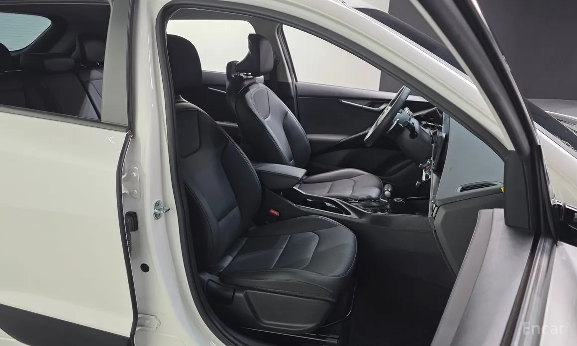 Фото 12 - Kia Niro