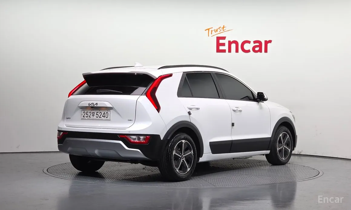 Фото 2 - Kia Niro