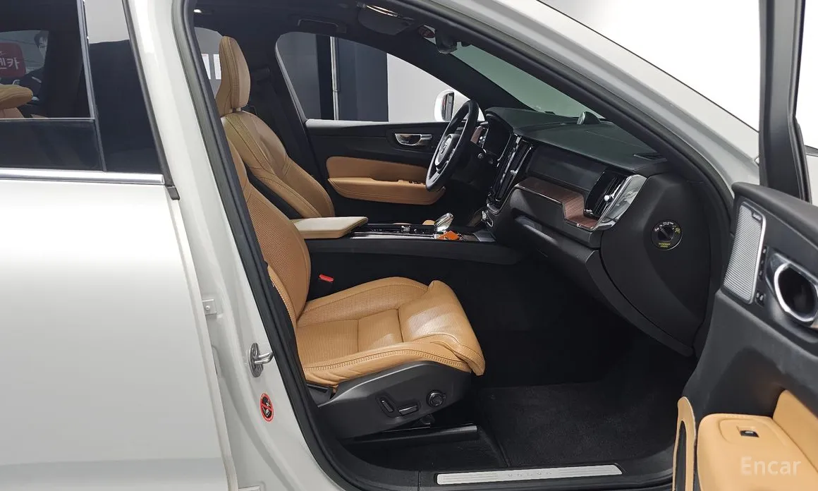 Фото 11 - Volvo XC60