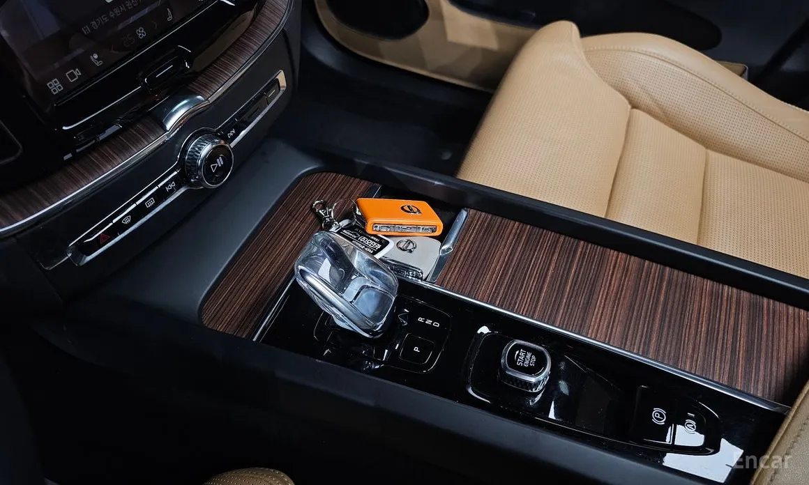 Фото 9 - Volvo XC60