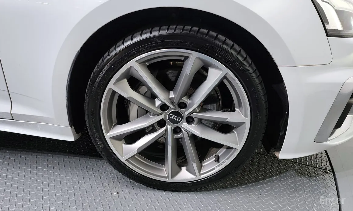 Фото 5 - Audi A5