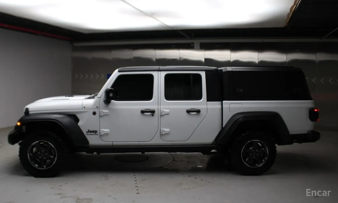 Фото 19 - Jeep Gladiator