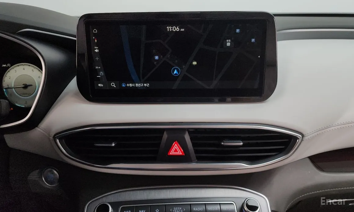 Фото 14 - Hyundai Santa Fe