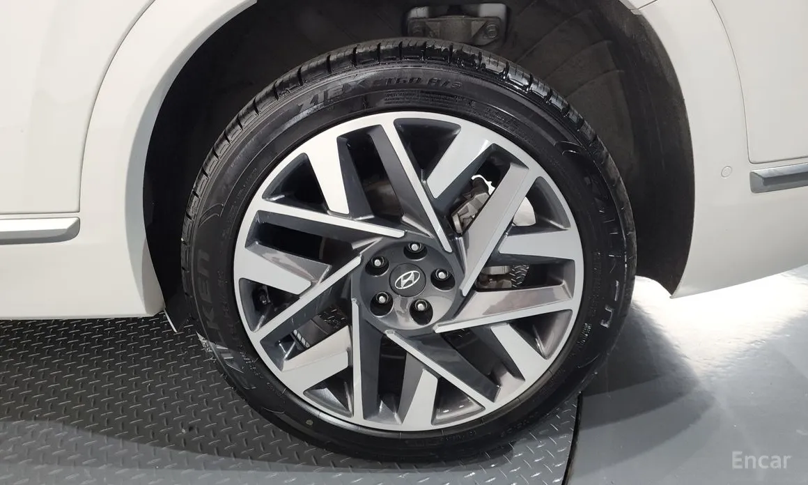 Фото 5 - Hyundai Santa Fe