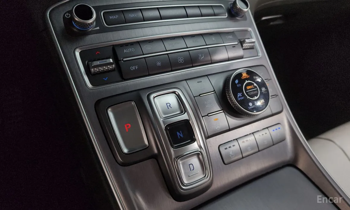 Фото 9 - Hyundai Santa Fe