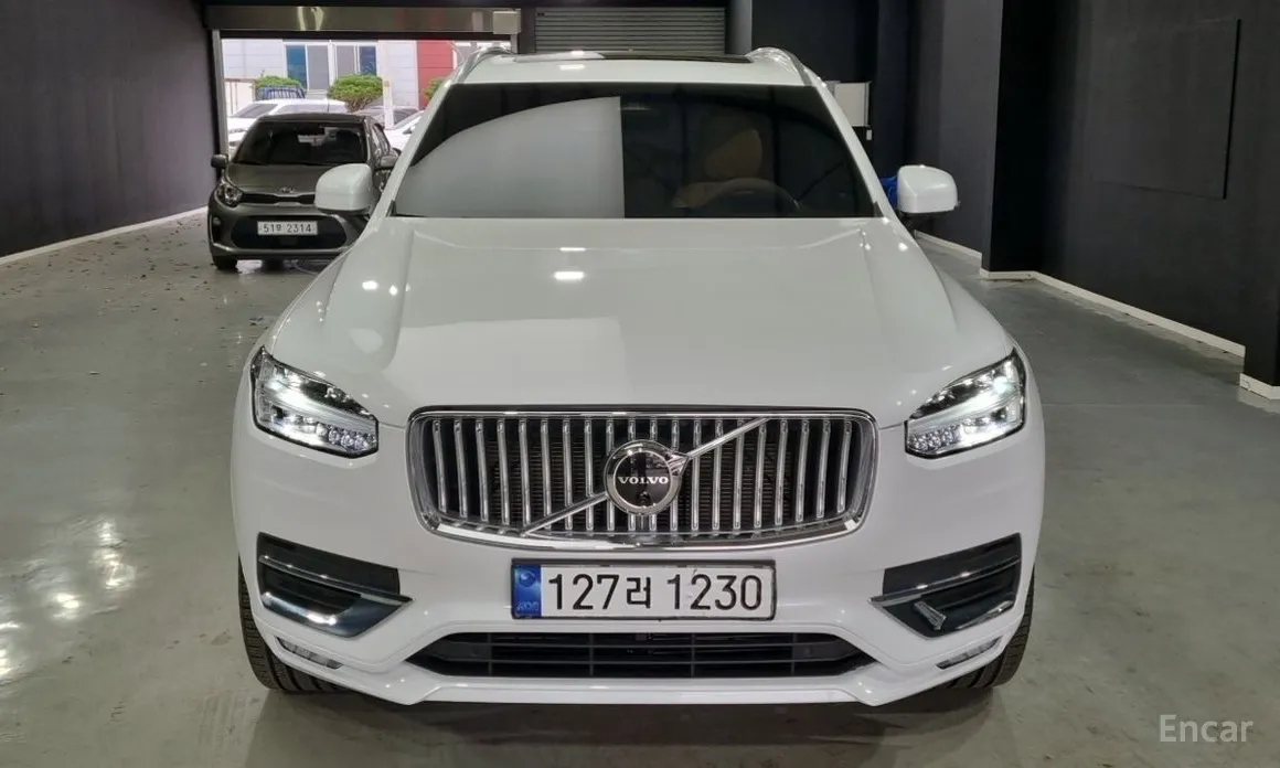 Фото 1 - Volvo XC90