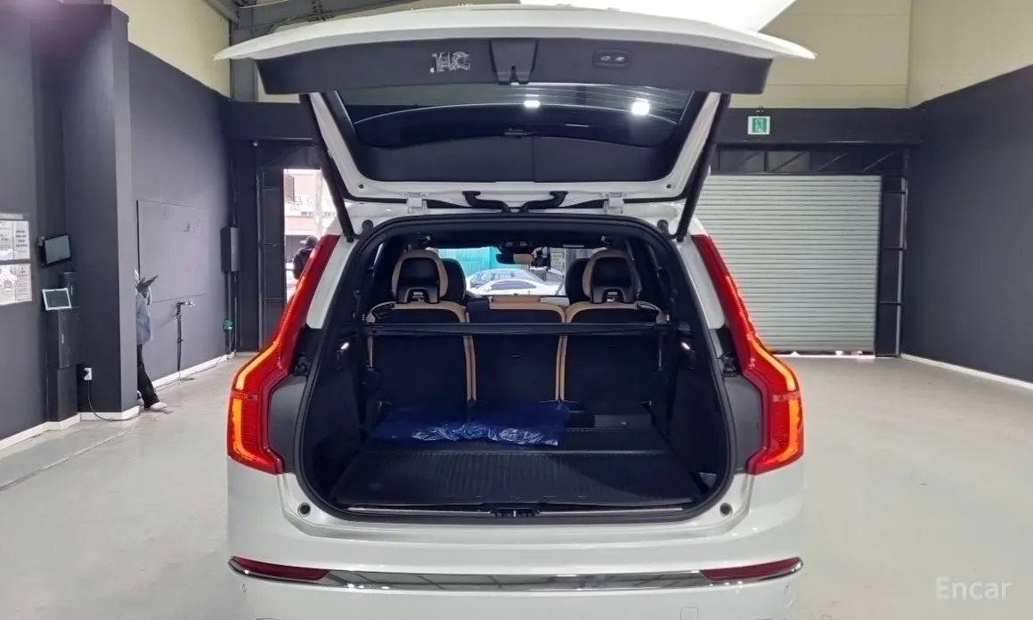 Фото 17 - Volvo XC90