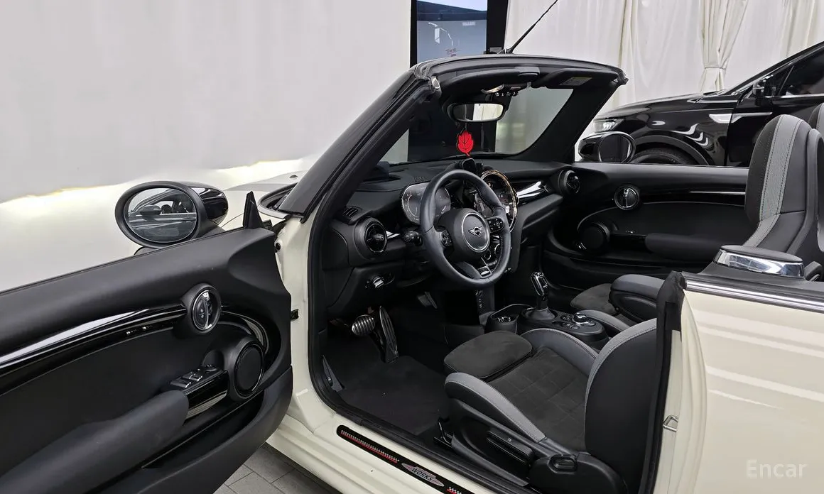 Фото 10 - Mini Cooper Convertible