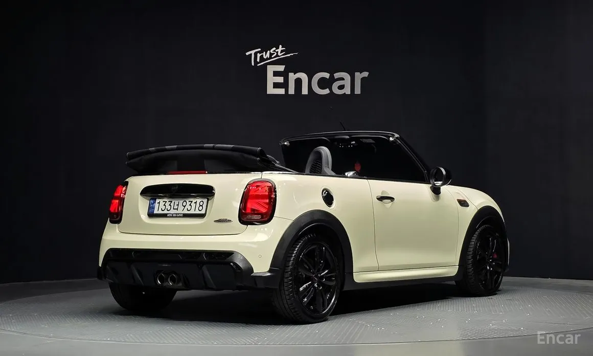 Фото 2 - Mini Cooper Convertible