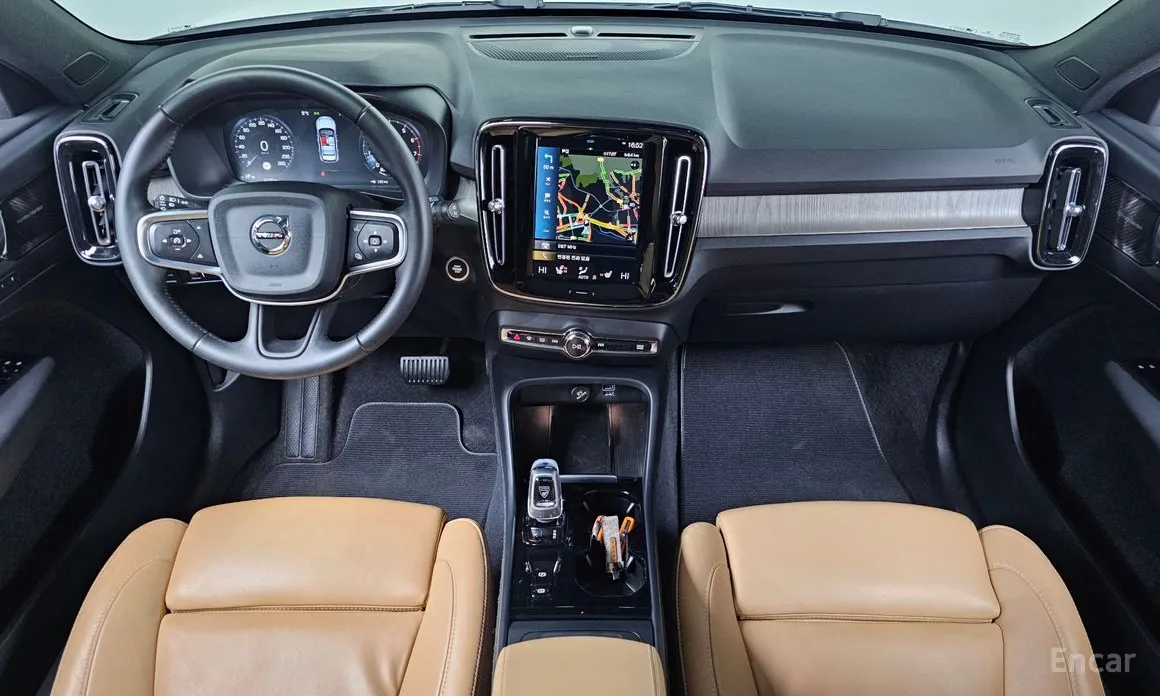 Фото 7 - Volvo XC40