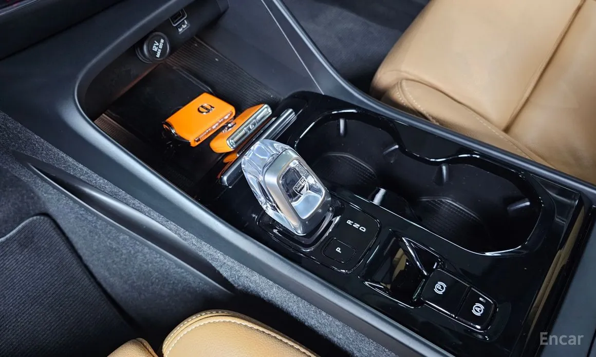 Фото 9 - Volvo XC40