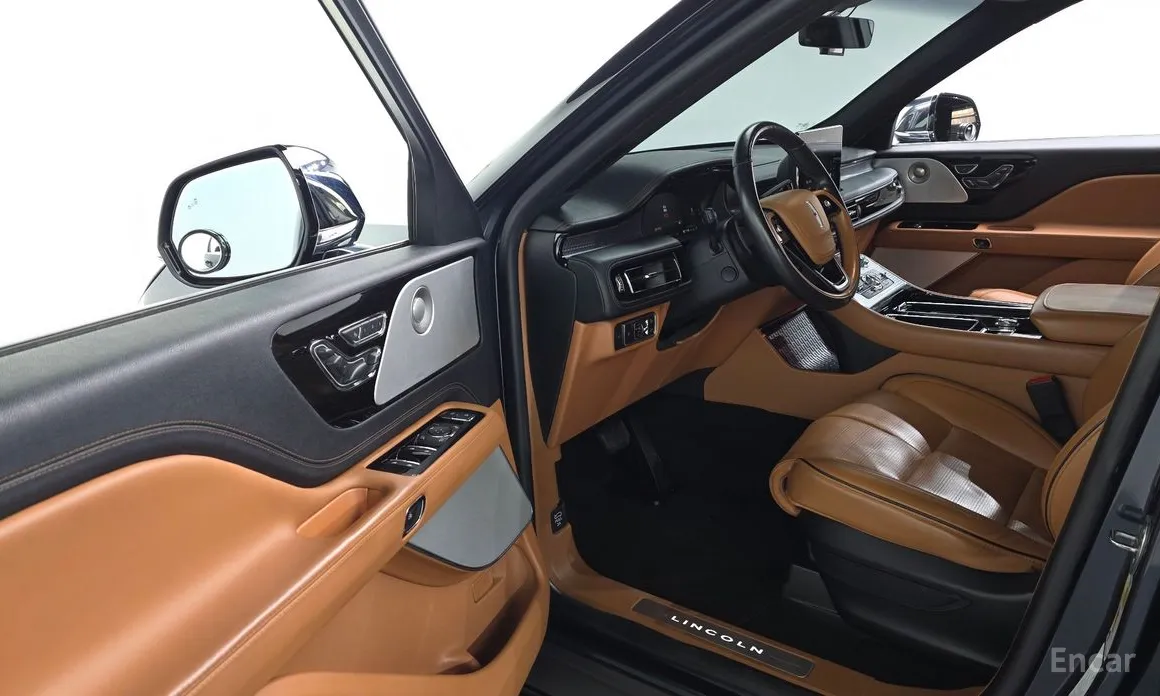 Фото 11 - Lincoln Aviator