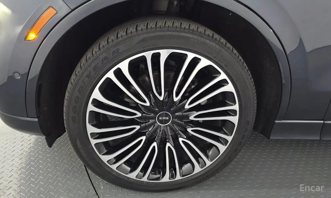 Фото 5 - Lincoln Aviator