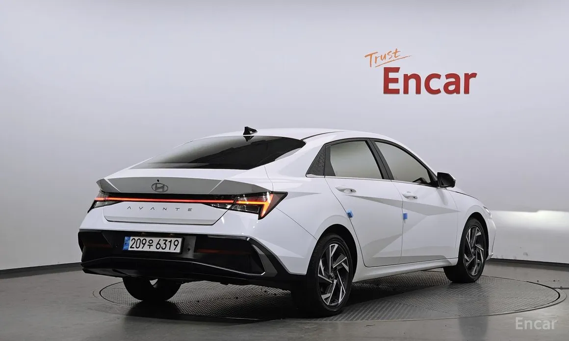 Фото 2 - Hyundai Avante