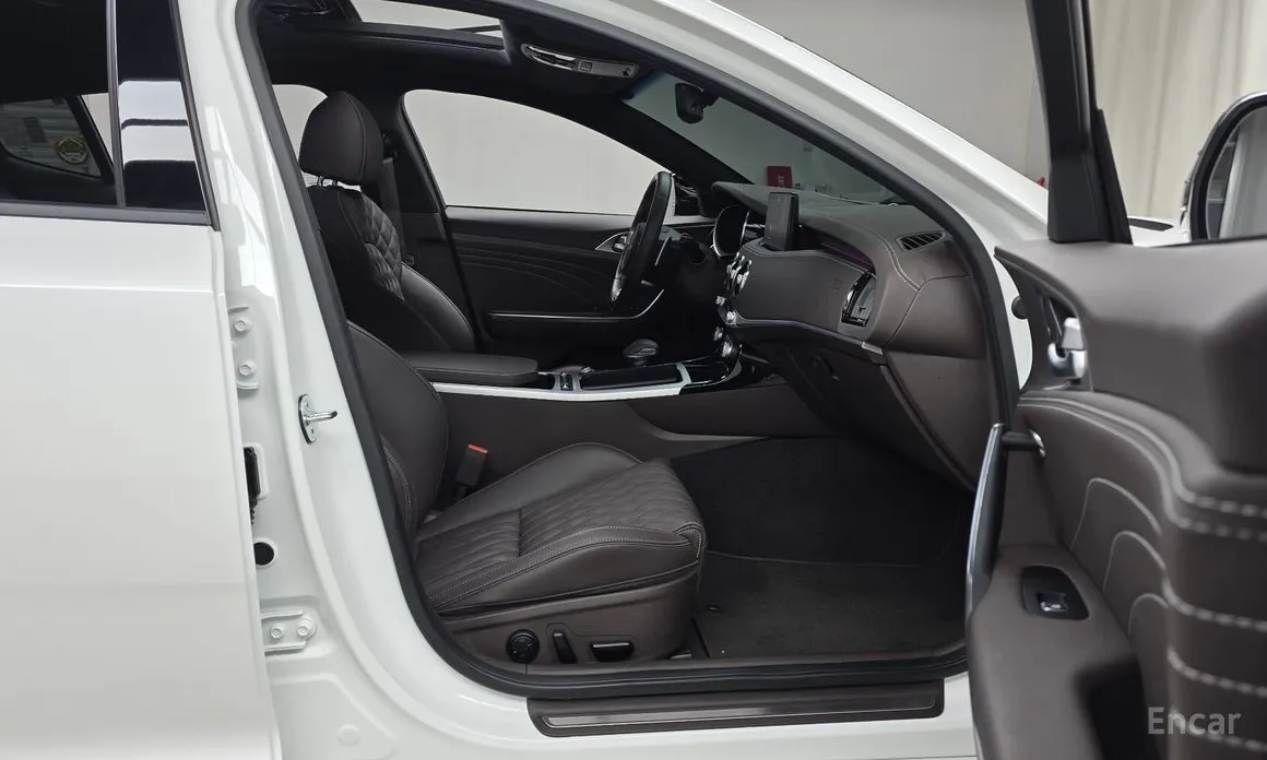 Фото 11 - Kia Stinger