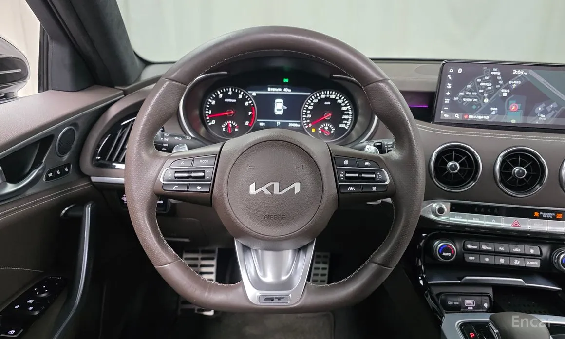 Фото 13 - Kia Stinger