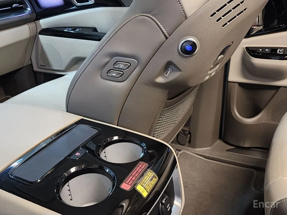 Фото 18 - Kia Carnival