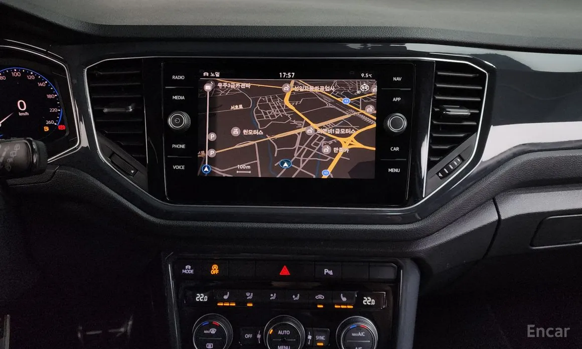 Фото 15 - Volkswagen T-Roc