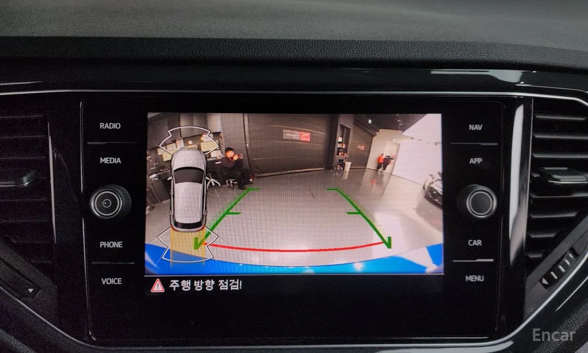 Фото 16 - Volkswagen T-Roc