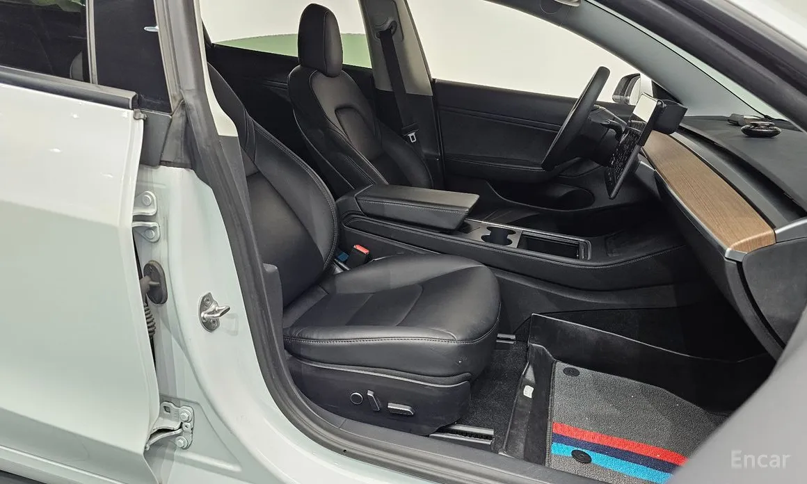 Фото 10 - Tesla Model 3