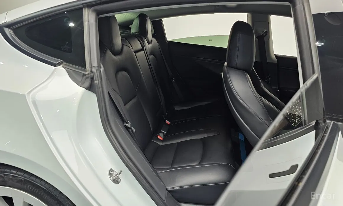 Фото 12 - Tesla Model 3