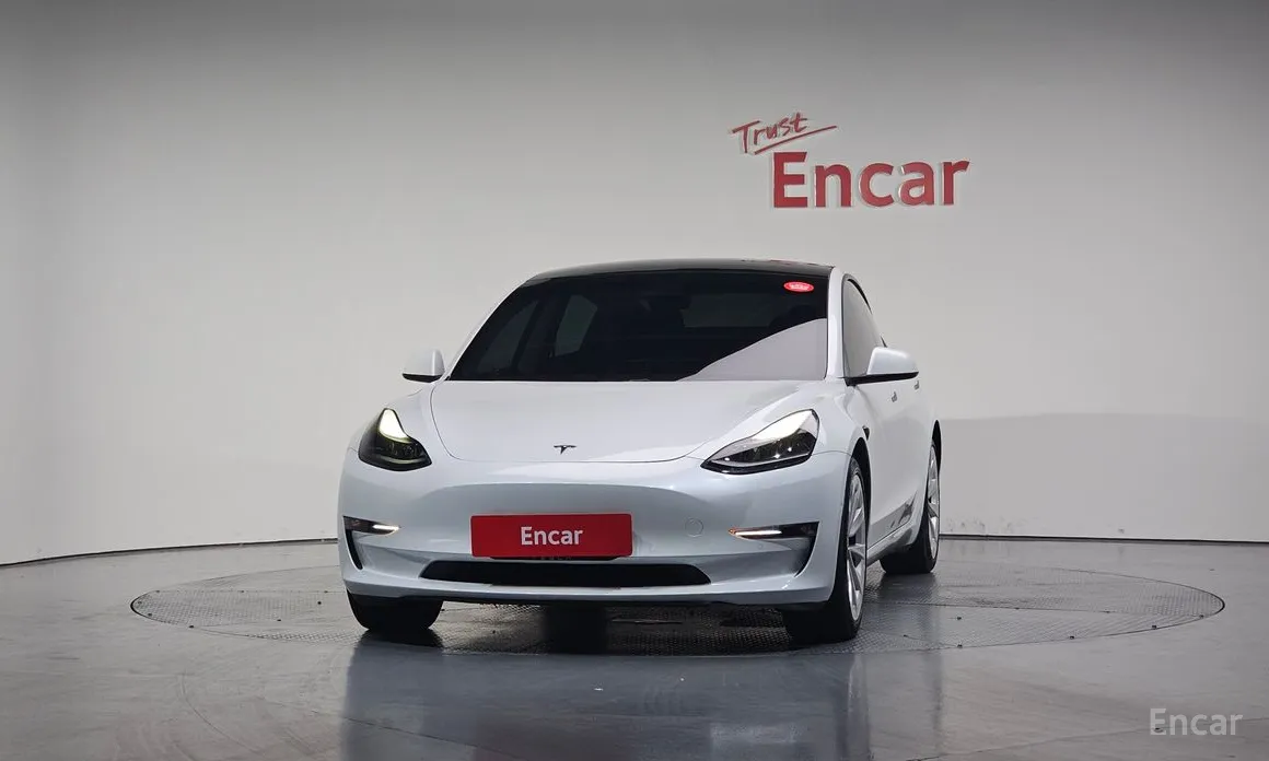 Фото 3 - Tesla Model 3