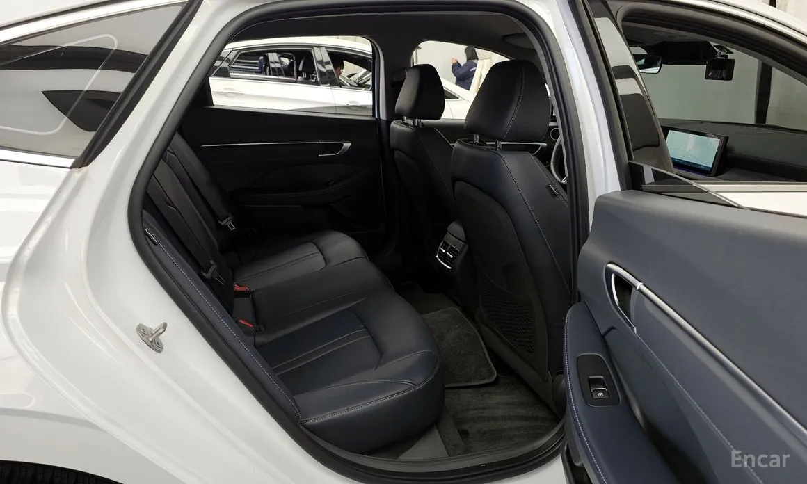 Фото 12 - Hyundai Sonata