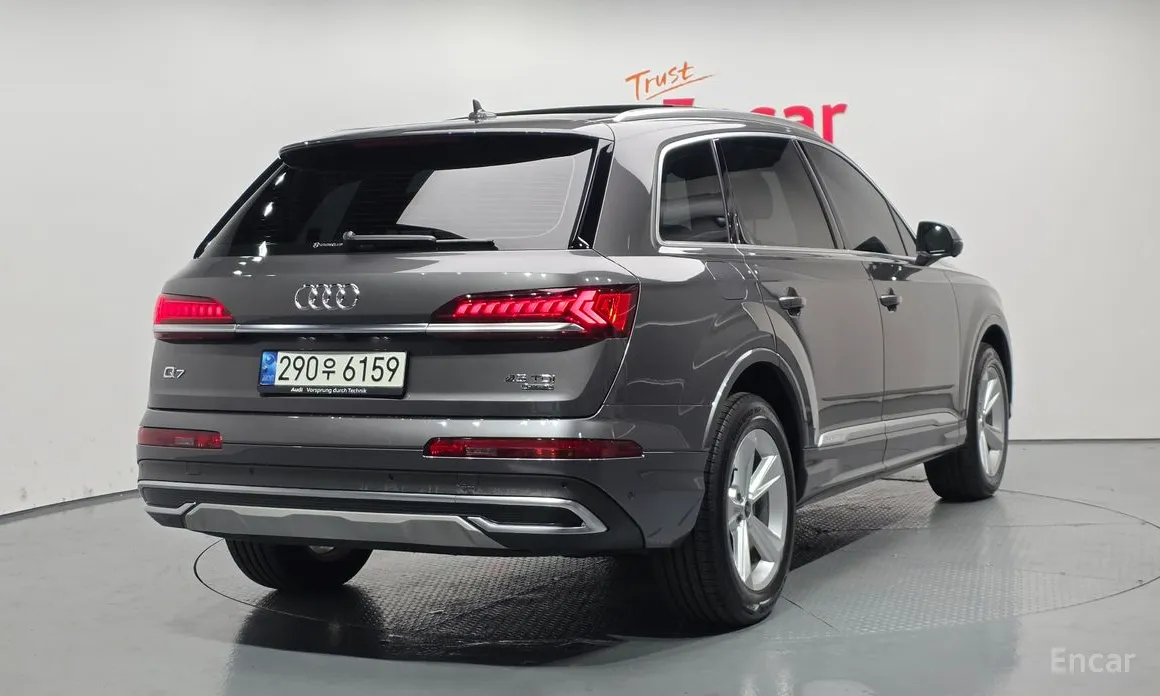 Фото 2 - Audi Q7