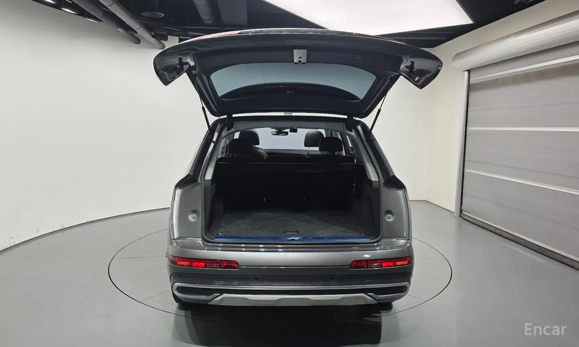 Фото 20 - Audi Q7