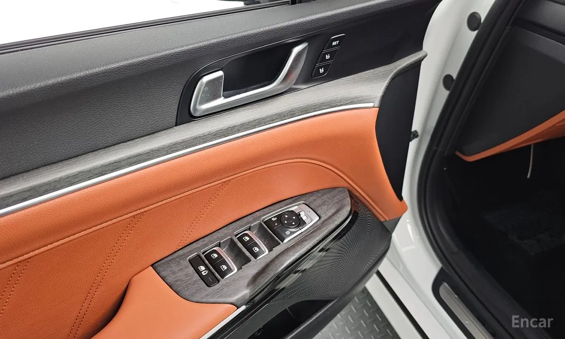 Photo 18 - Kia K5