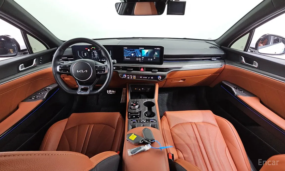 Photo 7 - Kia K5