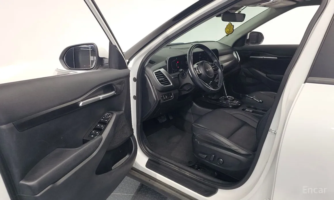 Фото 10 - Kia Seltos