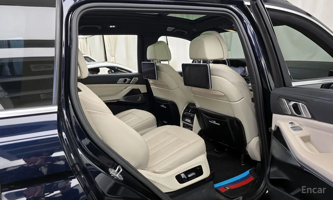 Фото 12 - BMW X7