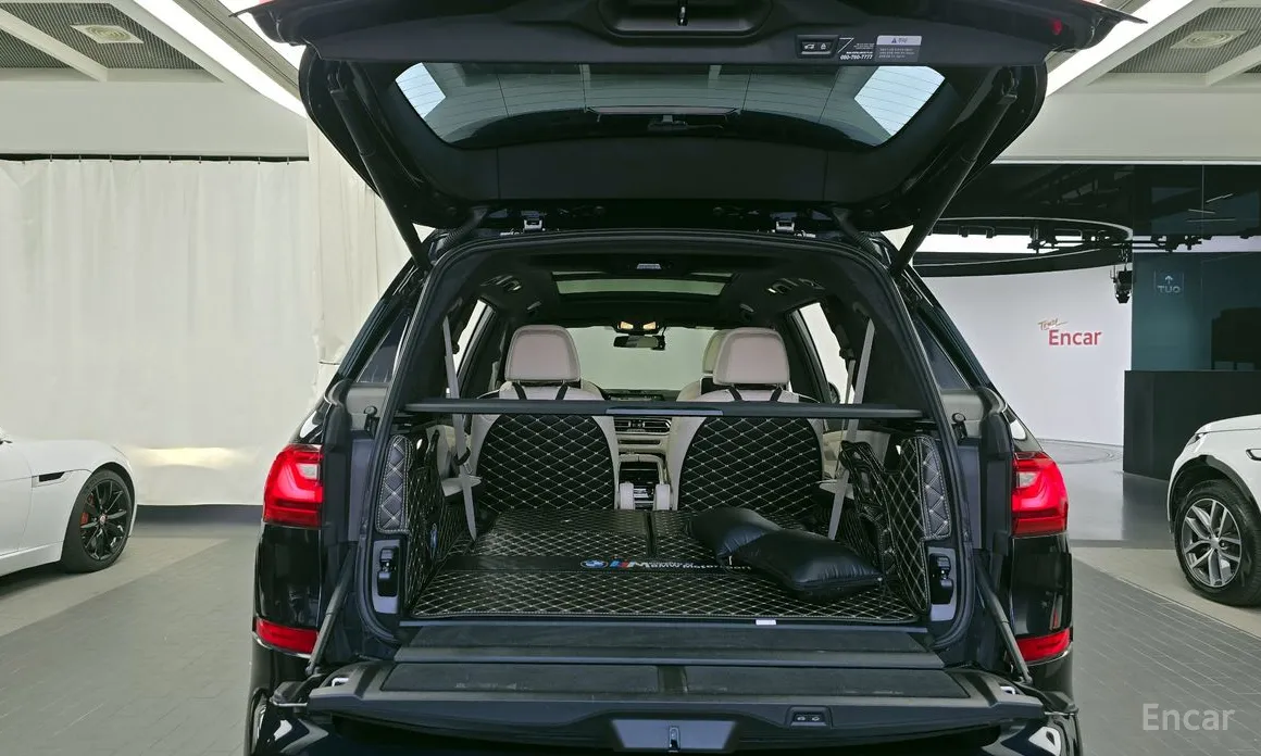 Фото 20 - BMW X7