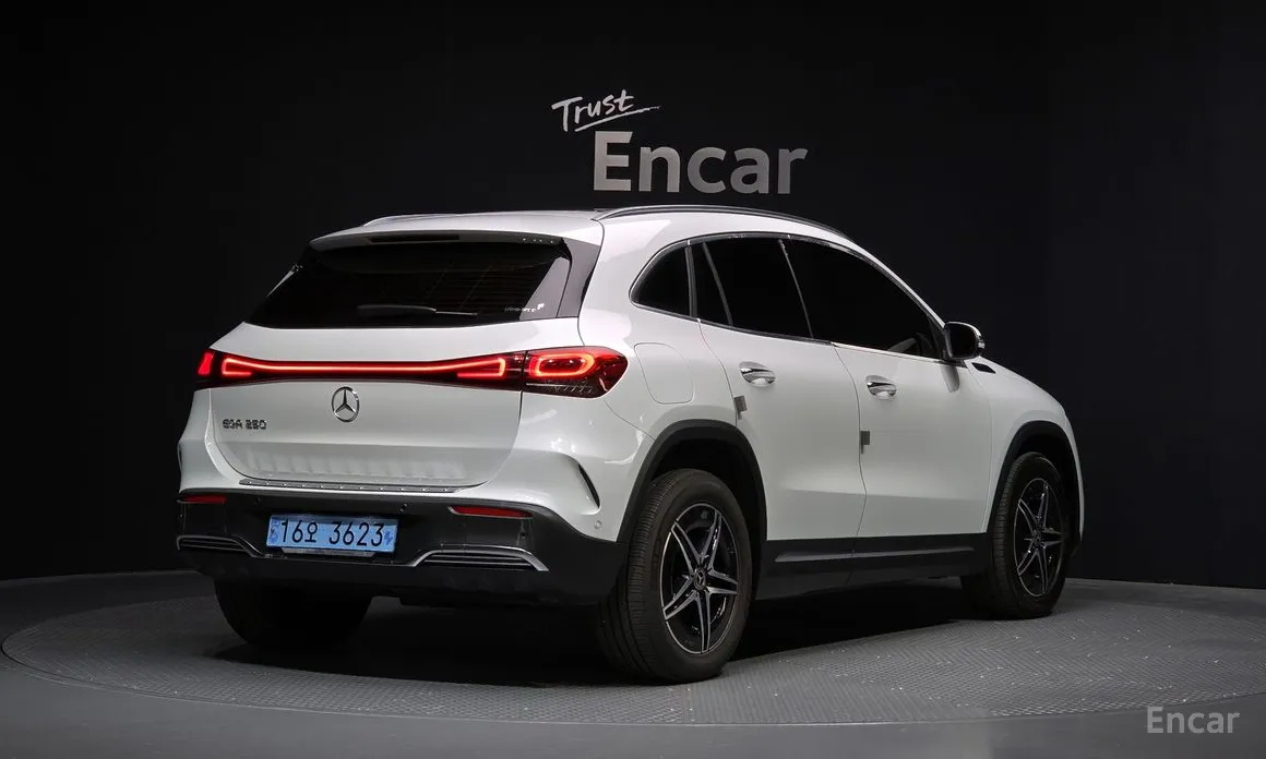 Фото 2 - Mercedes-Benz EQA