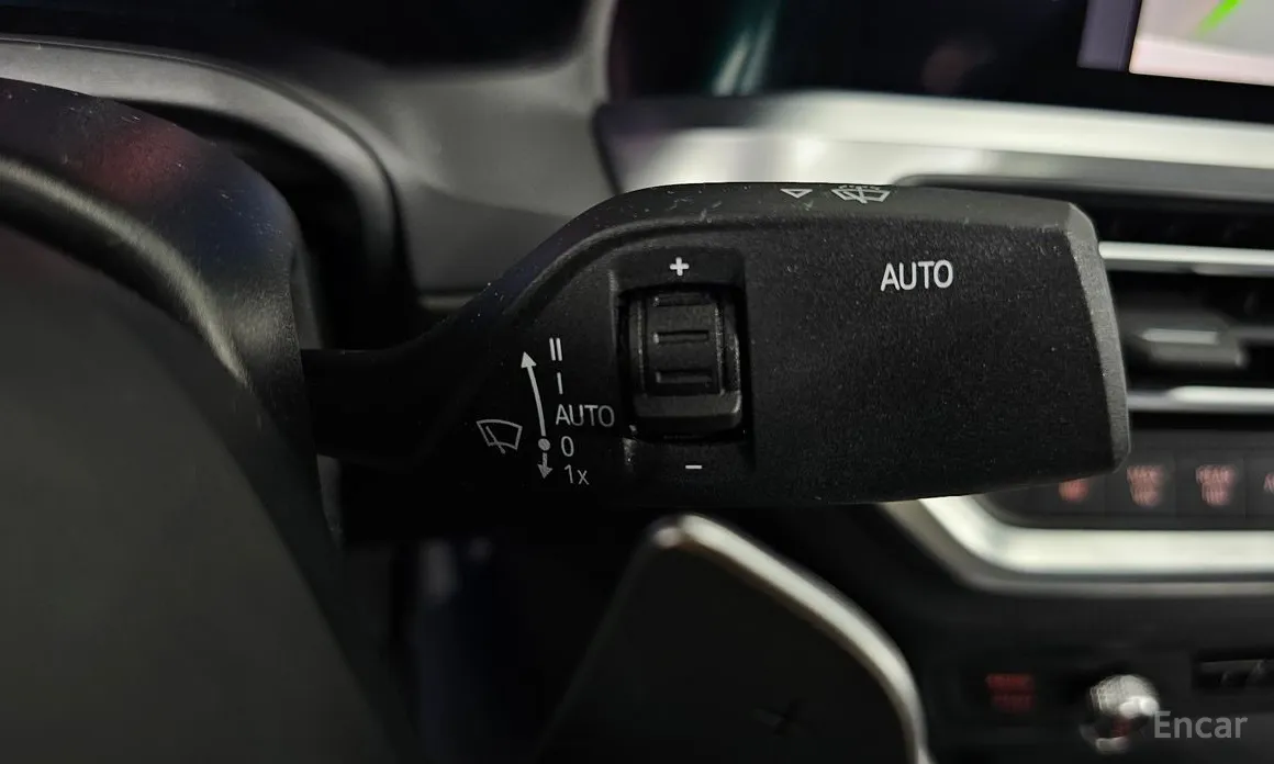 Photo 17 - BMW 3 Series