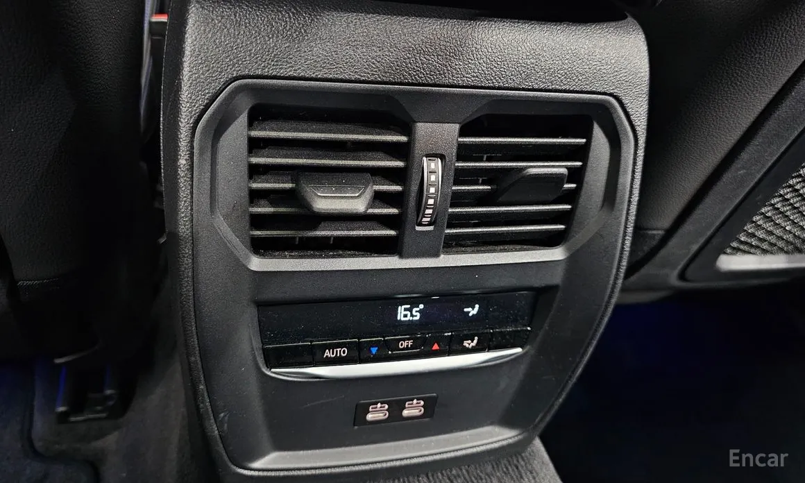 Photo 18 - BMW 3 Series