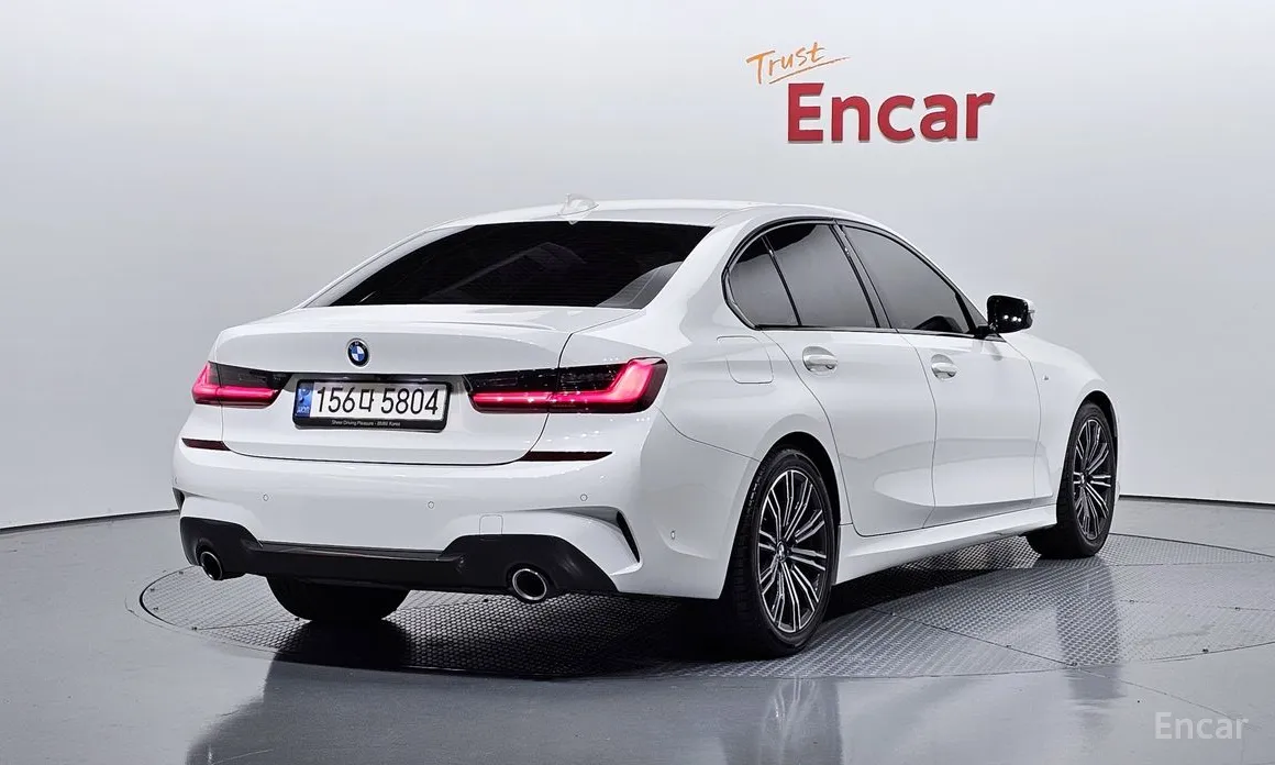 Photo 2 - BMW 3 Series