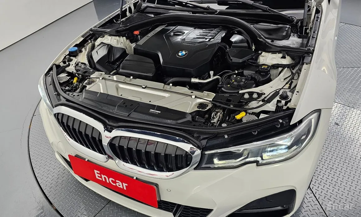 Photo 6 - BMW 3 Series