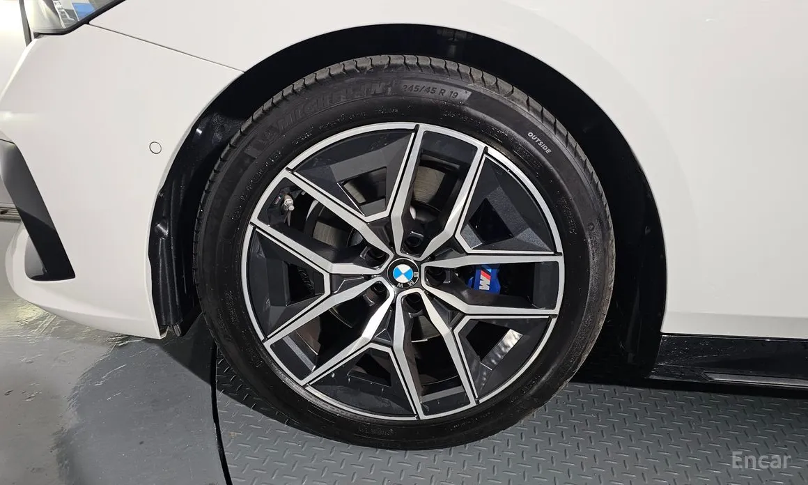 Фото 5 - BMW 5 Series