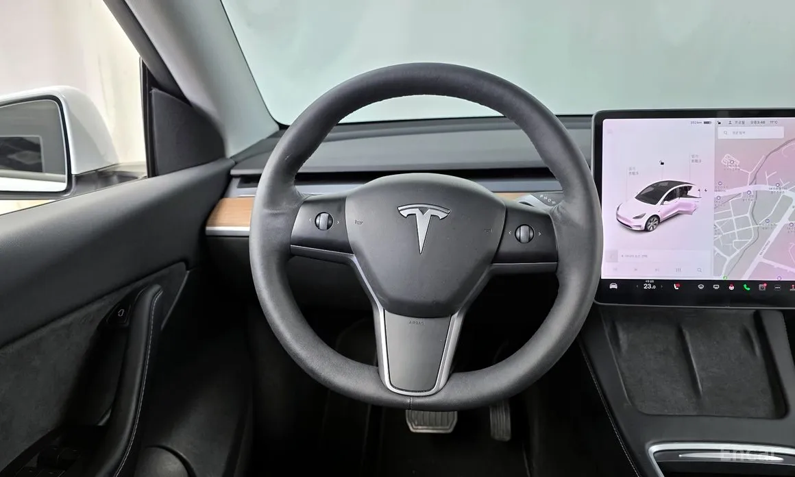 Фото 13 - Tesla Model Y